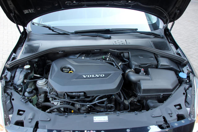 Volvo V60 Momentum 21-XJJ-5 (17)