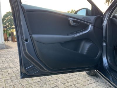 V40 (95)