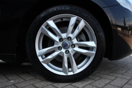 Volvo V60 Momentum 21-XJJ-5 (11)